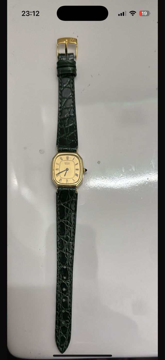 Reloj Seiko Tank Quartz Dorado