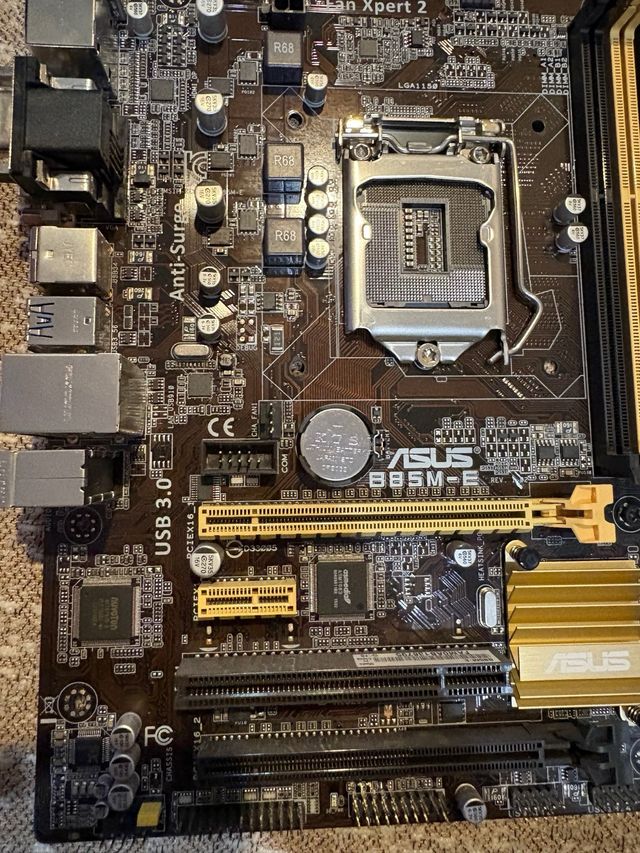 Placa Base ASUS B85M-E