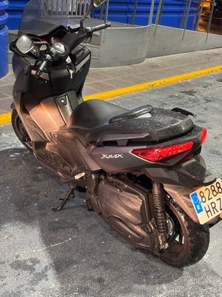 Yamaha Xmax 400 Negra