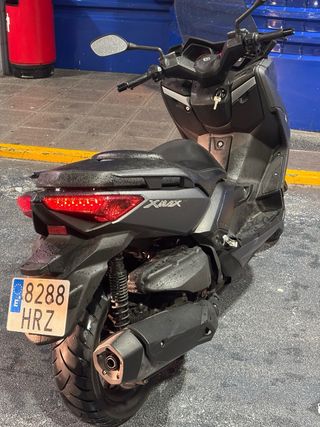 Yamaha Xmax 400 Negra