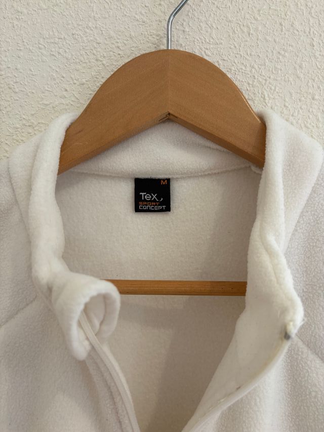 Forro polar blanco con cremallera