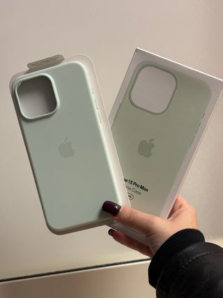 Cover MagSafe per iPhone 15 Pro Max