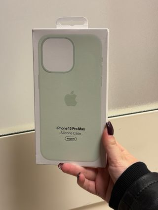 Cover MagSafe per iPhone 15 Pro Max