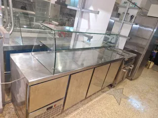 Vitrina nueva sin estrenar expositora cristal.