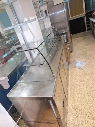 Vitrina nueva sin estrenar expositora cristal.