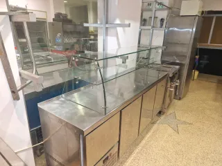 Vitrina nueva sin estrenar expositora cristal.