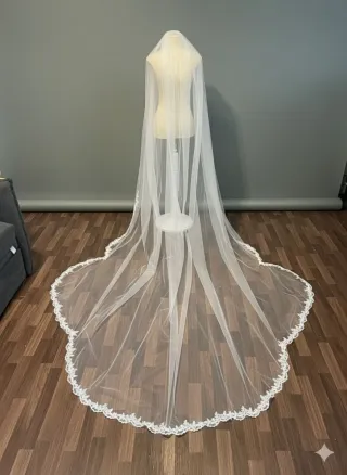 Velo de novia largo con encaje
