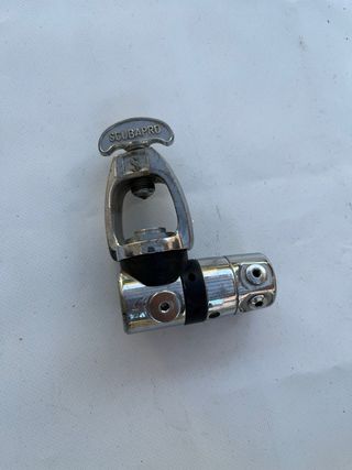 Equipo de buceo: reguladores y accesorios