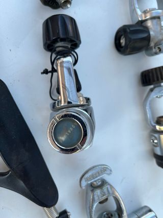 Equipo de buceo: reguladores y accesorios