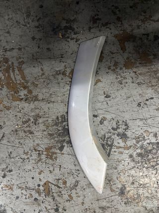 aletines  y pasos de rueda Vitara 2004