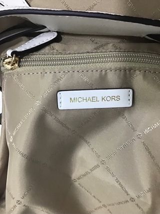 Mochila Michael Kors Beige 375€