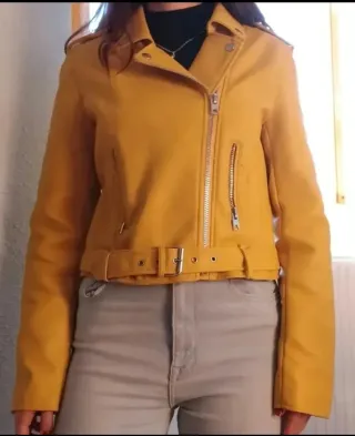 Cazadora cuero amarilla mujer