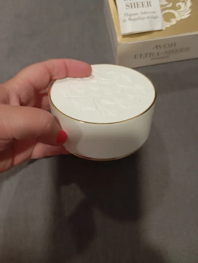 Polvera Vintage Avon Ultra-Sheer