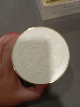 Polvera Vintage Avon Ultra-Sheer