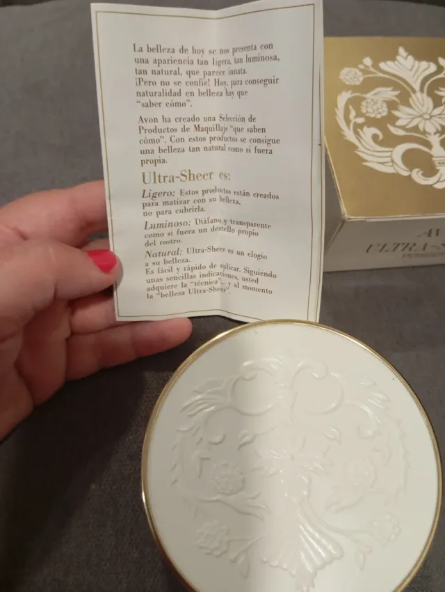 Polvera Vintage Avon Ultra-Sheer