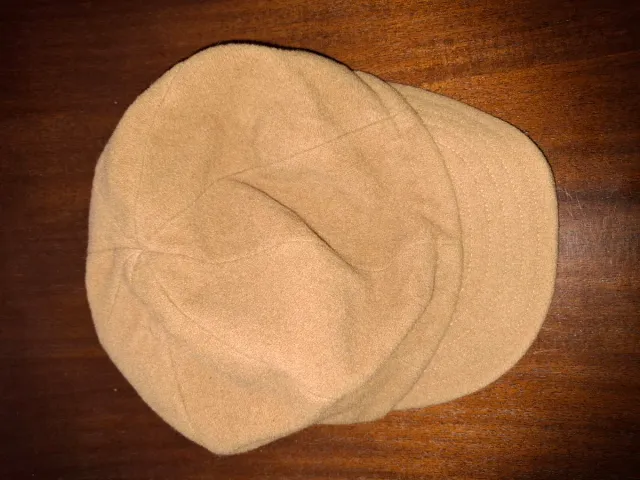 Gorra camel de lana. Camel.