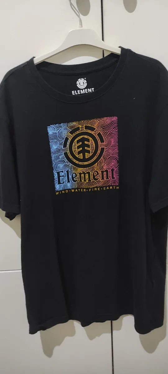 Lote 2 Camisetas Vans y Element Negras