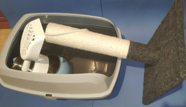 Lote arenero, rascador y bols para gato