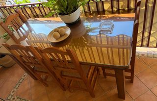 Mesa Comedor Cristal y 4 Sillas Madera