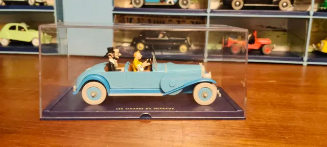 Replica dell'auto di Tintin, dai fumetti I Cigari del Faraone