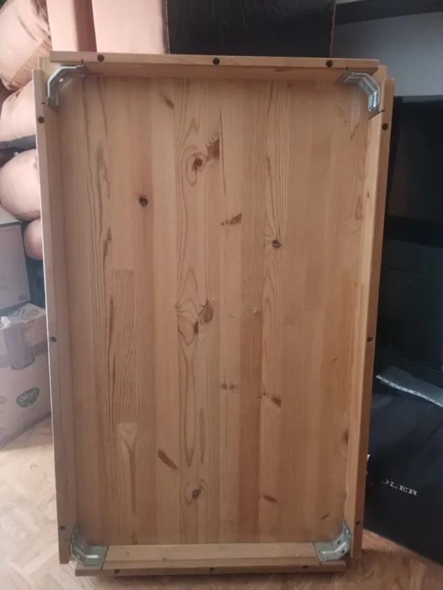 Mesa de comedor de madera