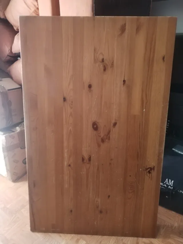 Mesa de comedor de madera