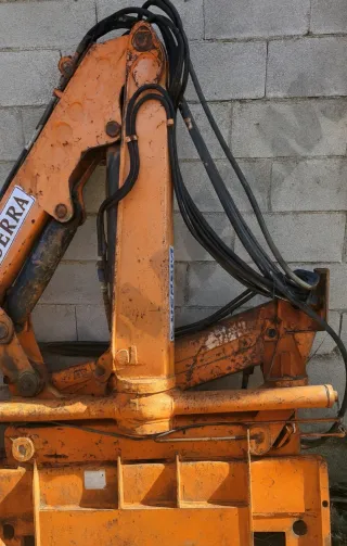 Grúa Guerra Naranja