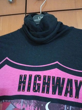 Camiseta Custo Barcelona Cuello Alto Estampada