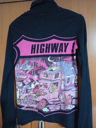 Camiseta Custo Barcelona Cuello Alto Estampada