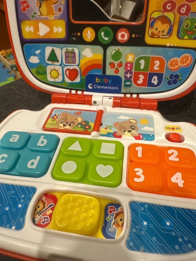 Ordenador portátil Clementoni para bebés