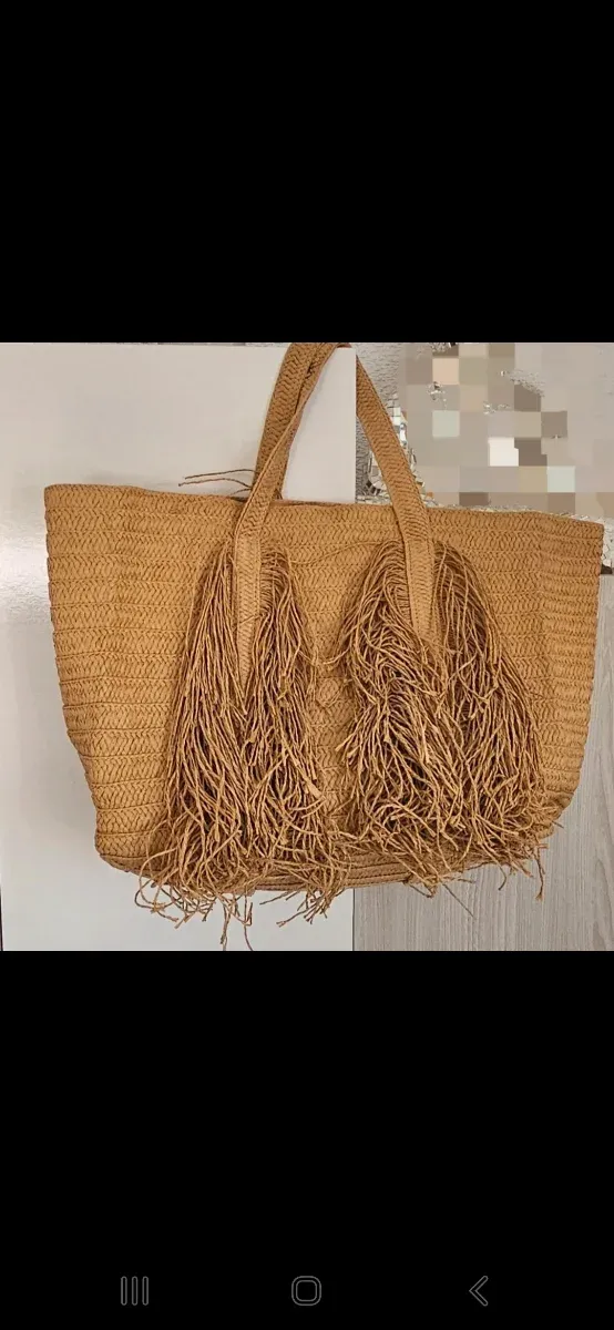 Bolso de playa de rafia con flecos