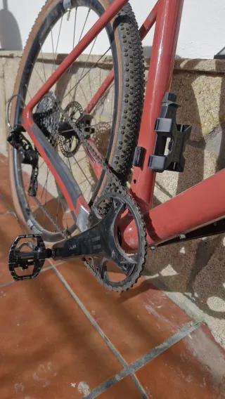 Bicicleta Gravel Canyon Roja