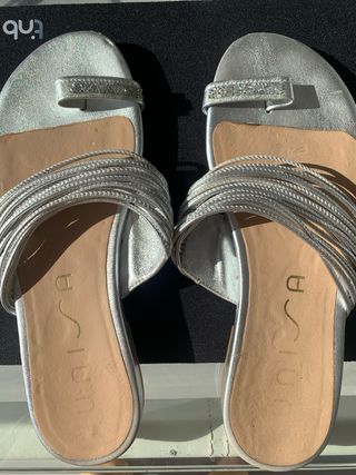 Sandalias UNISA plateadas