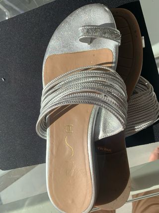 Sandalias UNISA plateadas