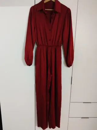 Mono rojo elegante talla S