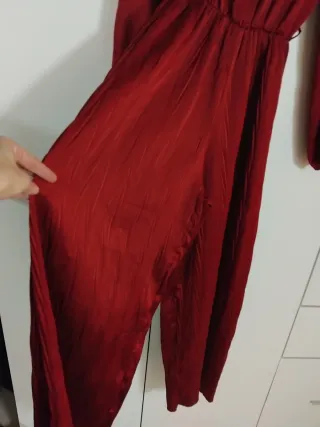 Mono rojo elegante talla S