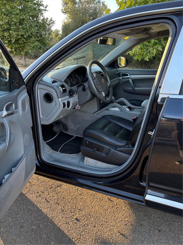 Porsche Cayenne 2004