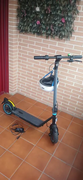 Monopatín eléctrico + Casco en Ávila capital
