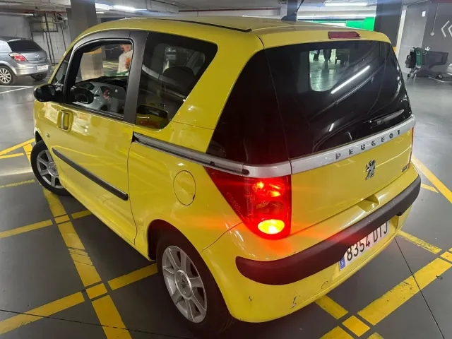 Peugeot 1007 1.4i REVISADO