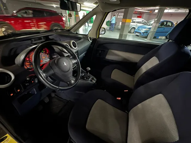 Peugeot 1007 1.4i REVISADO