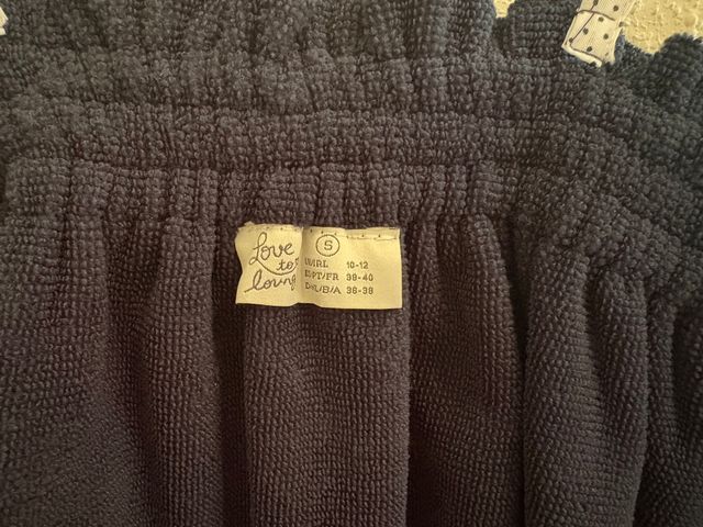 Vestido de toalla negro y blanco