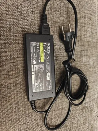 Portátil Sony VAIO PGC-71614N (VPCCB3S8E)