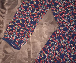 Vestido azul estampado flores