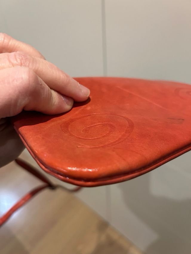 Bolso bandolera piel rojo con detalle aro