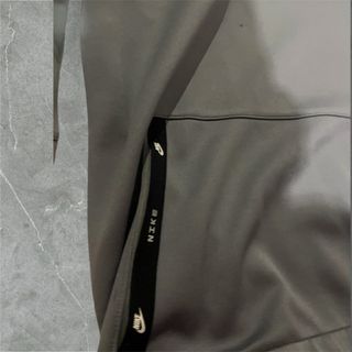 Sudadera Nike Gris con Logo