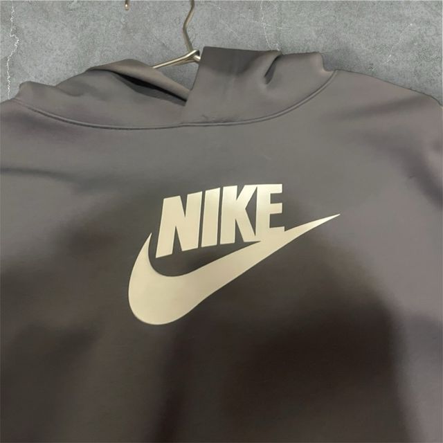 Sudadera Nike Gris con Logo
