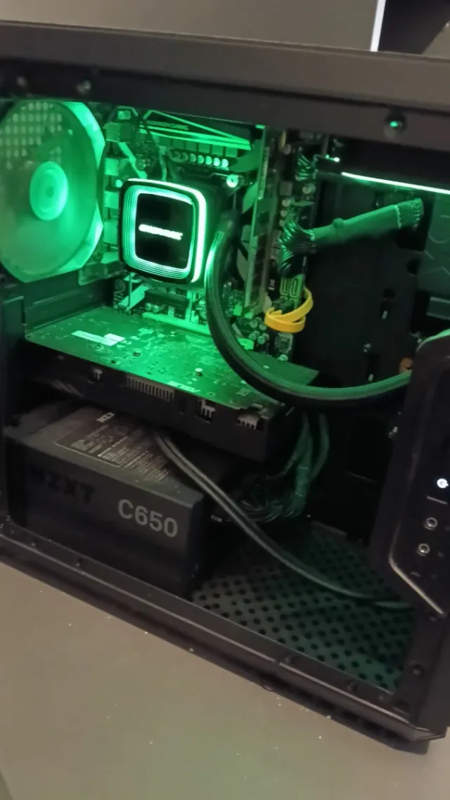 Ordenador Gaming Completo + Pantalla 24 BenQ + 2.1