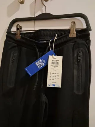 Pantalón chándal niño Jack & Jones negro T. 10años