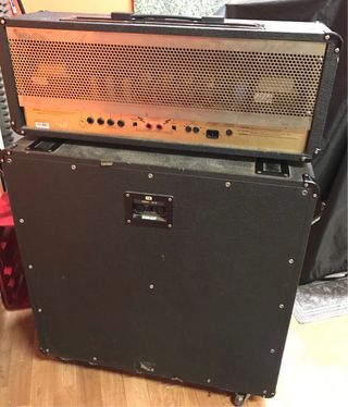 Marshall JCM 900 Amplificador y Pantalla