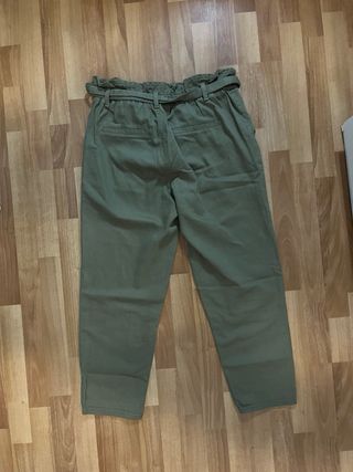 Pantalón verde niña